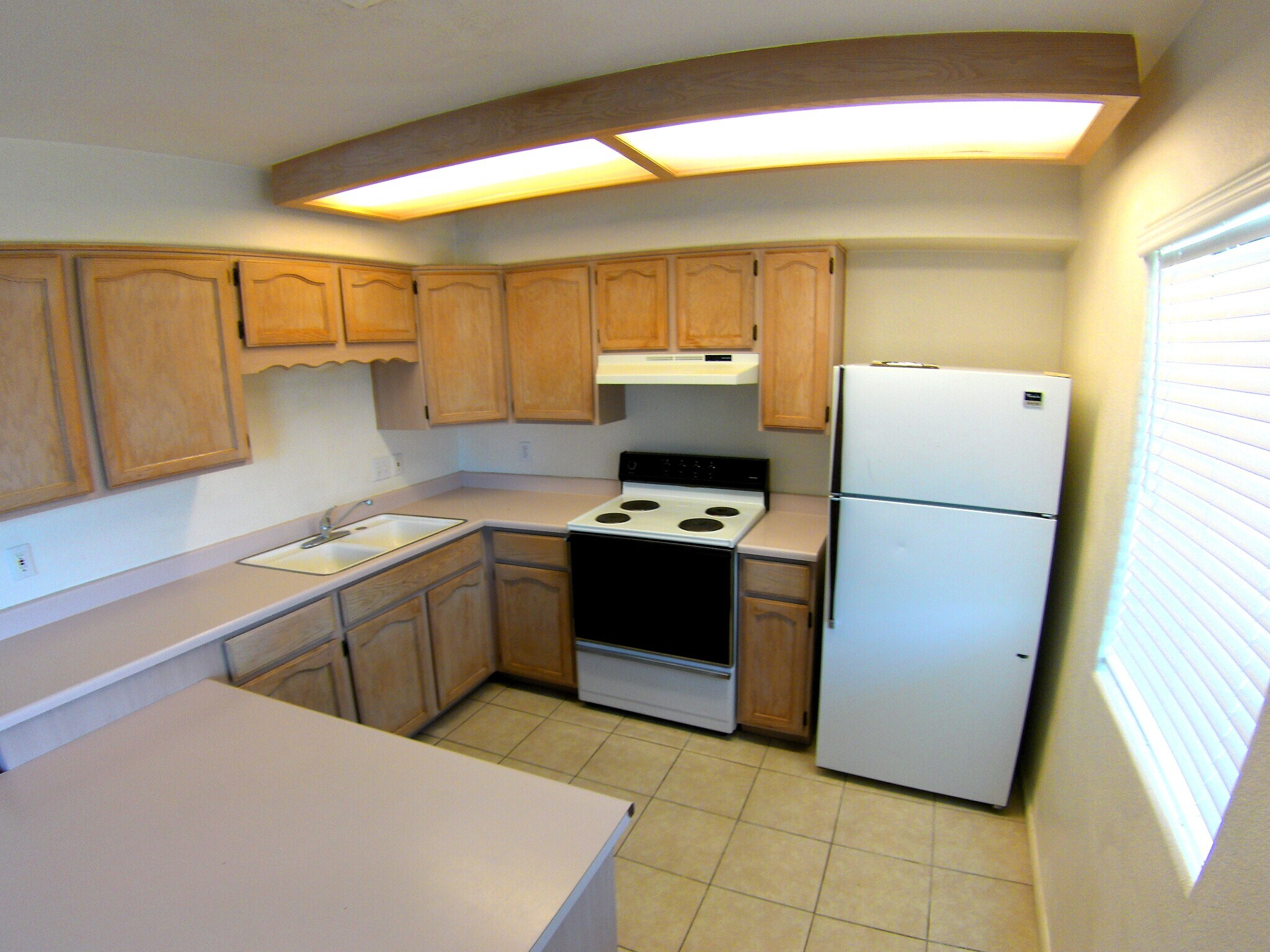 Kitchen - 1790 North Ave