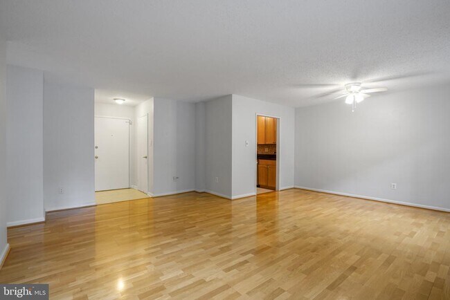 Building Photo - 1730 Arlington Blvd