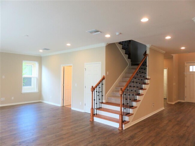 Building Photo - 8828 Tropical Palm Dr