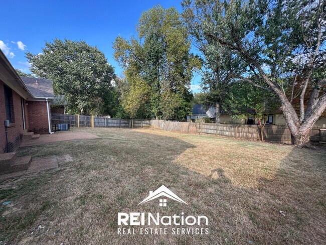 Building Photo - CORDOVA COVE CHARMER! 3BR/2BA | High Ceilings & Brick Fireplace | 2-Car Garage!