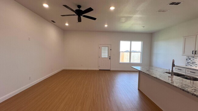 Building Photo - 300 Woodstock Ln
