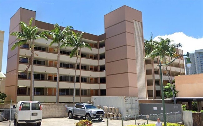 Building Photo - 167 N Pauahi St