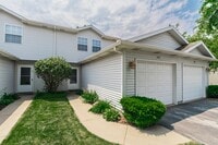 Building Photo - 3 bedroom / 2.5 bathroom Townhome for Rent...
