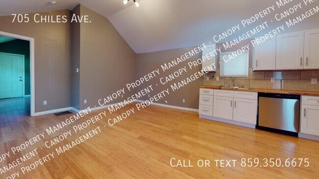 Building Photo - 705 Chiles Ave