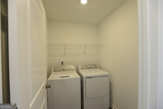 Building Photo - 2839 Rosehall Way