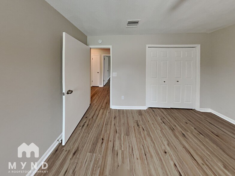 Building Photo - 5158 Sand Ridge Ct