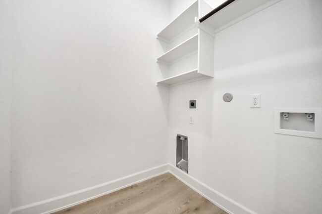 Building Photo - 6930 Liverpool St