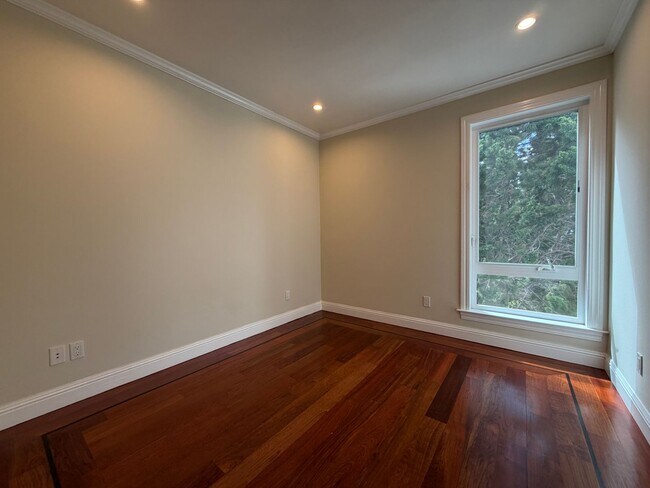 Building Photo - 261B Dolores St