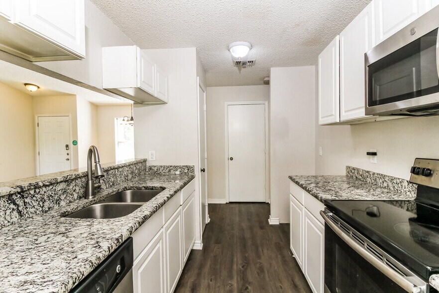 Building Photo - 1517 Caplin Dr