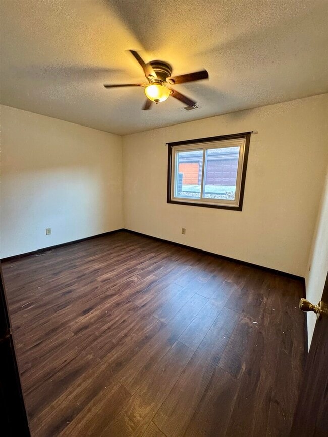 Building Photo - 1211 48th Ave