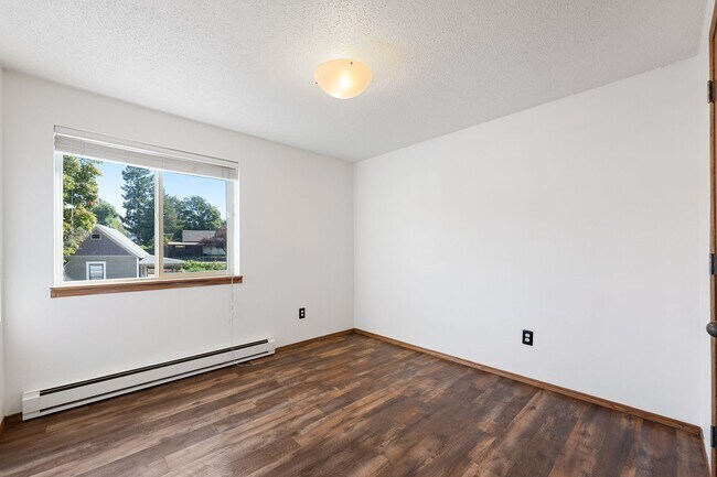 Building Photo - 1716 N Pettet Dr