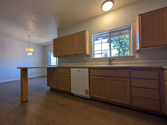 Building Photo - 2752 Chad Dr