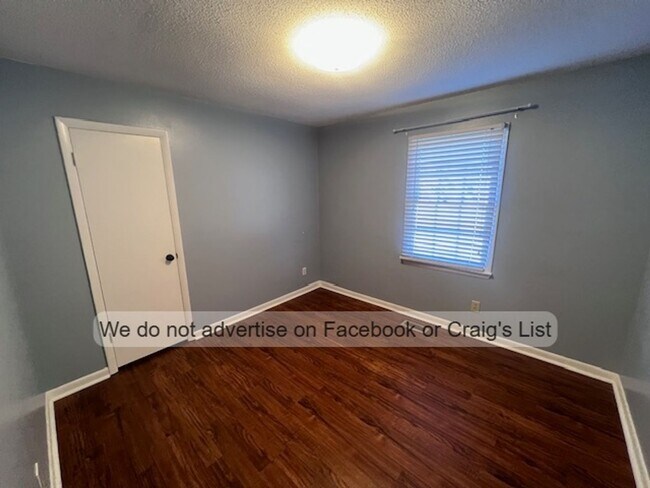 Building Photo - Farmington - Butterwood Circle