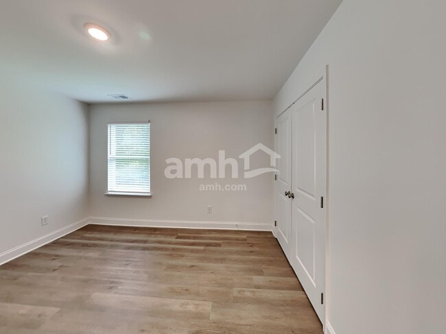 Building Photo - 1059 Highland Walk