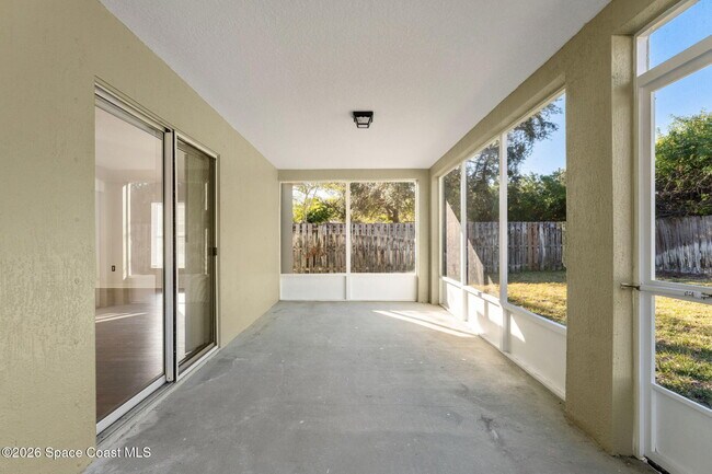 Building Photo - 4426 Four Lakes Dr