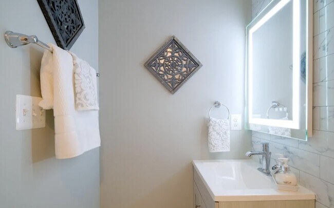 Building Photo - 4410 16th St NE