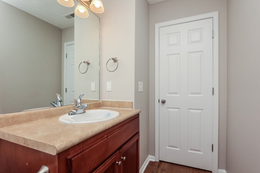 Building Photo - 718 Wildwood Dr