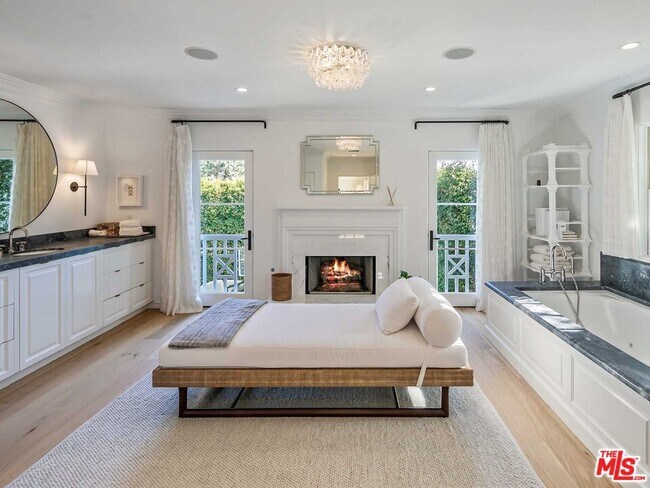 Building Photo - 657 Perugia Way