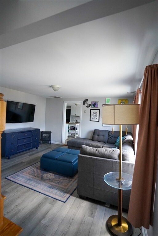 Building Photo - 6 Pleasant St