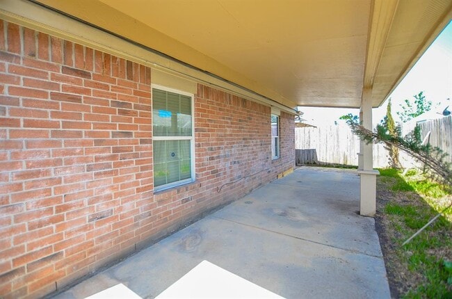 Building Photo - 18818 Driftwood Springs Dr
