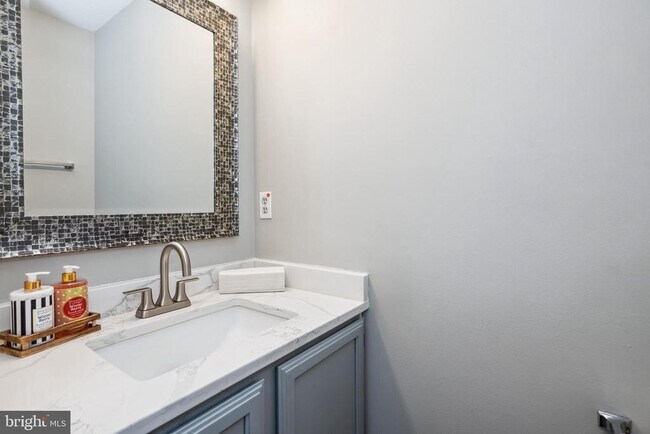 Building Photo - 207 Westminster Ln