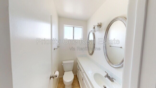 Building Photo - 4476 33rd Pl