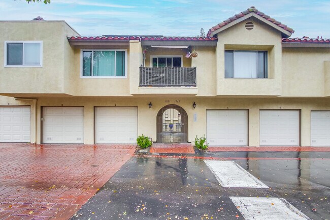 Building Photo - 1059 Arbor Ln