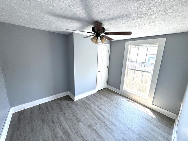 Building Photo - 3030 Mars Hill St