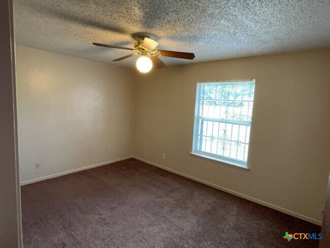 Building Photo - 1502 Linda Ln