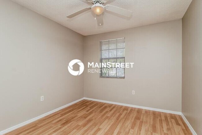Building Photo - 3 Bedroom Pet-Friendly Home in APOPKA, FL with Main Street Renewal