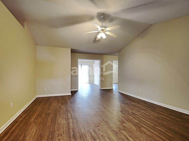 Building Photo - 508 Shoresbrook Rd