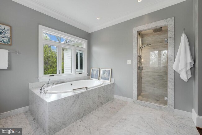 Building Photo - 9884 River Chase Way