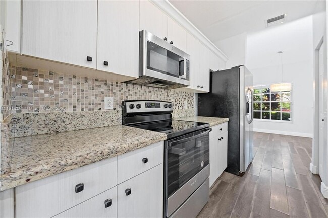 Building Photo - 874 NW 170th Terrace