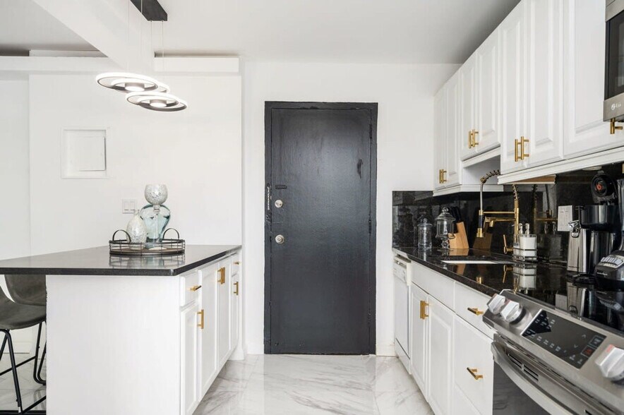 Building Photo - 215 Piedmont Ave NE