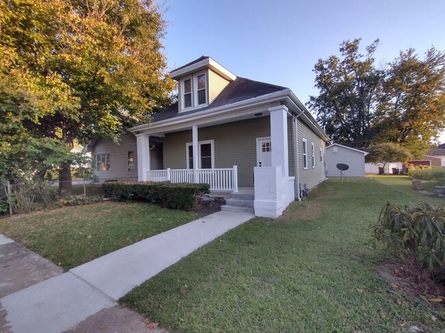 Front - 1667 Bellemeade Ave