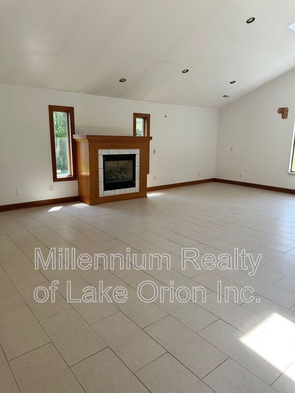 Building Photo - 24955 Westmoreland Dr