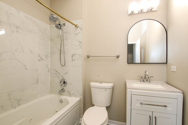 Building Photo - 1464 S Michigan Ave