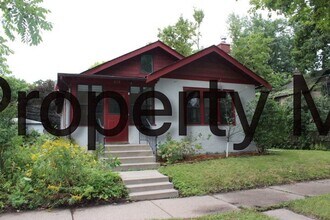 Building Photo - 618 SE 7th Ave