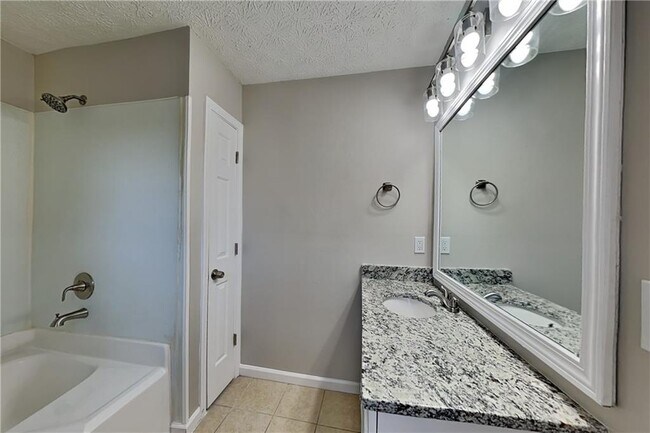 Building Photo - 42 Breckenridge Dr