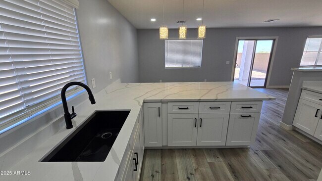Building Photo - 23451 N El Frio Ct