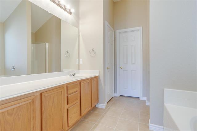 Building Photo - 9508 Fox Hill Dr