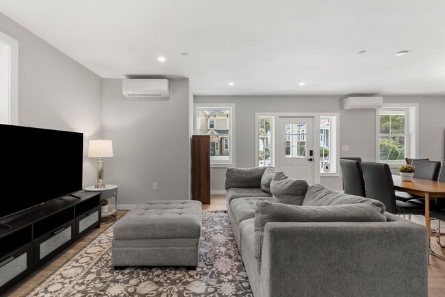 Building Photo - 59 Perrin St