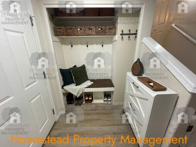 Building Photo - OUTSTANDING SOUTH SALEM LOCATION! HOME WITH A VIEW!