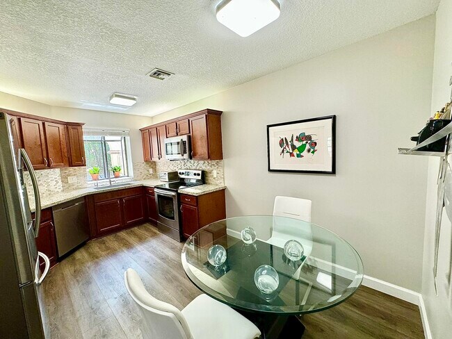 Building Photo - 5135 Floria Dr