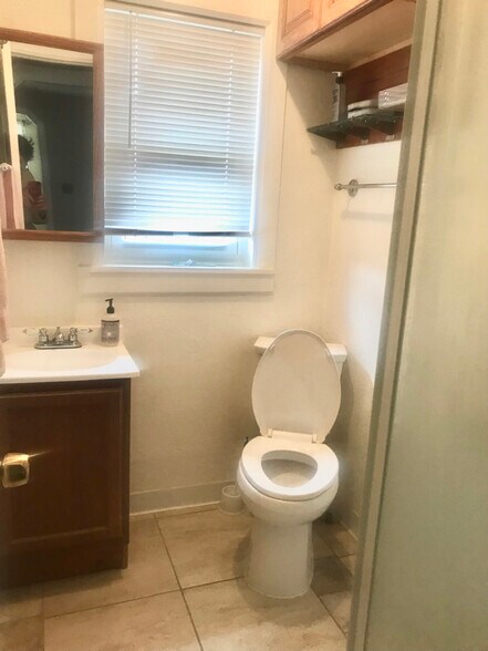 Building Photo - 508 S McLoughlin Blvd