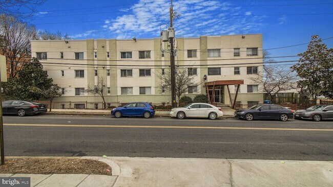 Building Photo - 1501 27th St SE