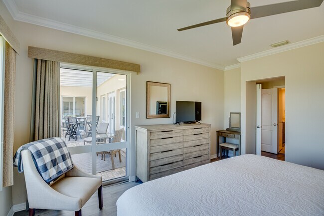 Building Photo - 5060 Harmony Cir