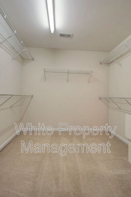 Building Photo - 10146 Blakeney Preserve Dr