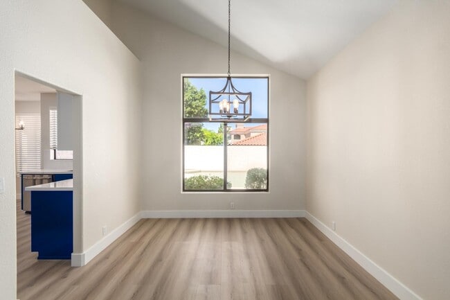 Building Photo - 1630 S Lemon