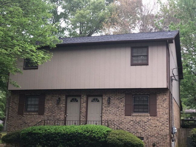 Building Photo - Updated and Close to Campus!